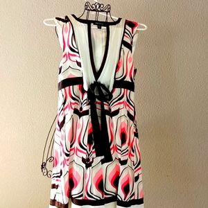 bebe cotton and silk, cute, v-neck summer dress.